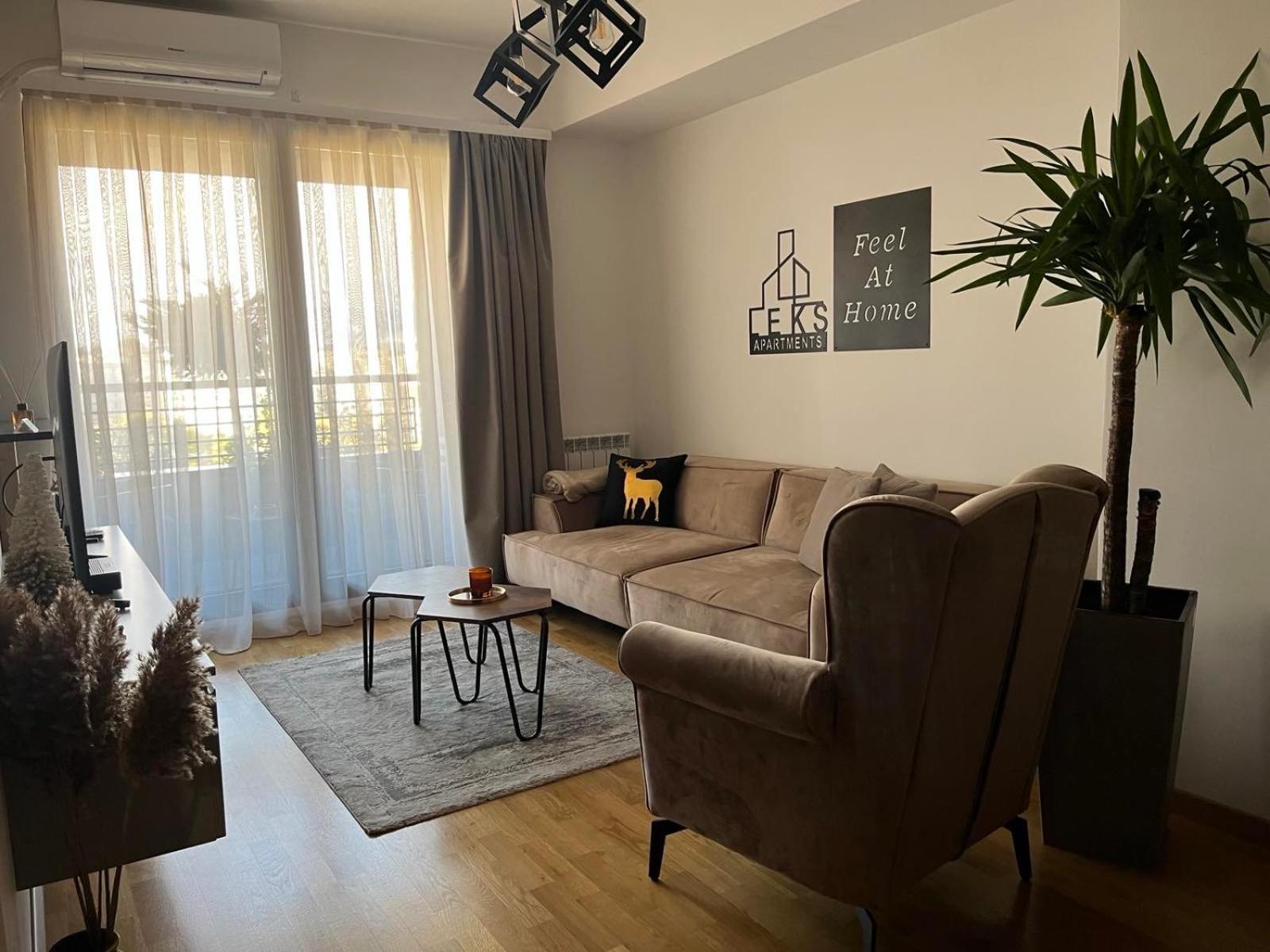 Leks Apartment