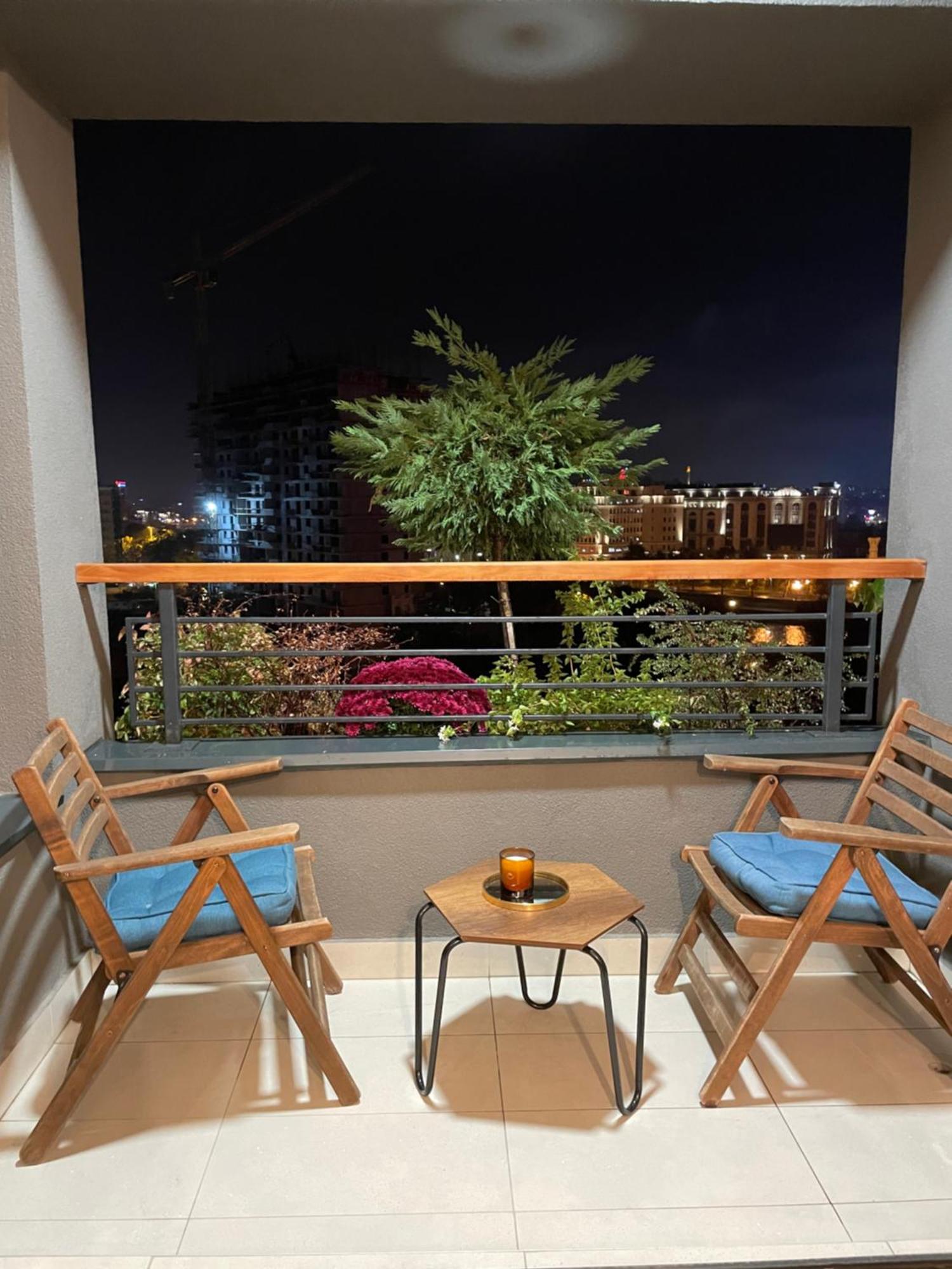 Leks Apartment